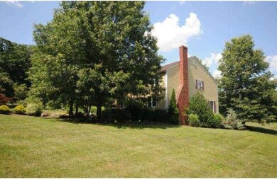 89 Pine Mill Cir, Doylestown, PA 18901 - photo 2