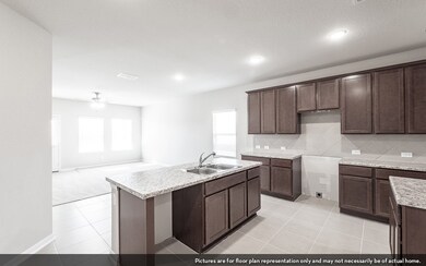 1107 Bending Trail Ln, Tomball, TX 77375 - photo 4