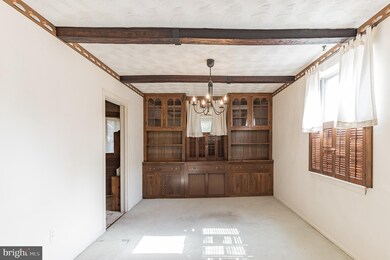 1734 Pin Oak Rd, Parkville, MD 21234 - photo 6