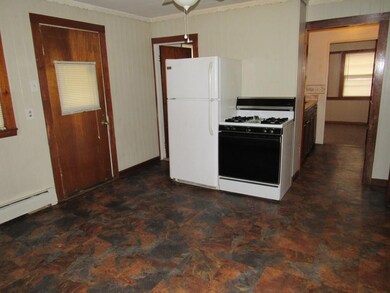 8 Montgomery St, Lawrence, MA 01841 - photo 4