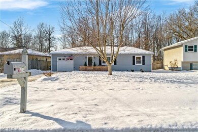 424 Buckeye Dr, Sheffield Lake, OH 44054 - photo 3