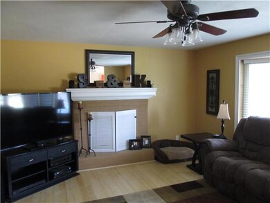 804 NW R D Mize Rd, Blue Springs, MO 64015 - photo 2