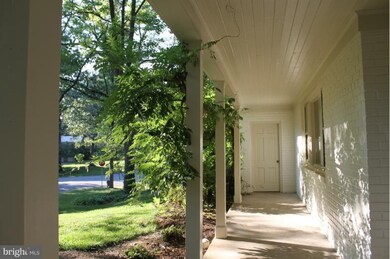 7101 Marlan Dr, Alexandria, VA 22307 - photo 3