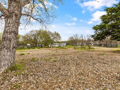 3709 Timberview Ct, Joshua, TX 76058 - photo 3