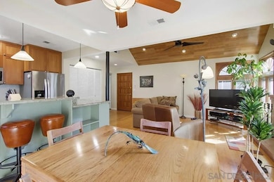 1059 Agate St unit A, San Diego, CA 92109 - photo 3