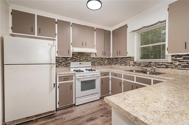 516 Hartness Rd, Statesville, NC 28677 - photo 5