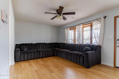 7121 Sky Blue Ave-06912