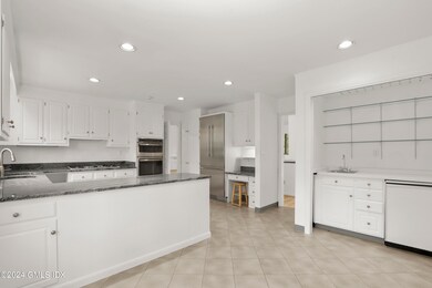 310 W Lyon Farm Dr, Greenwich, CT 06831 - photo 5