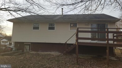 9206 Roxanne Dr, Lanham, MD 20706 - photo 2