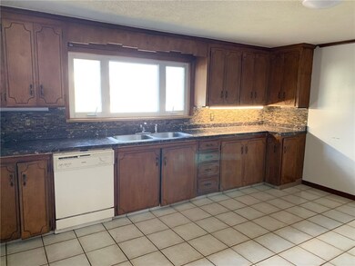 117 Holland St, Cranston, RI 02920 - photo 4