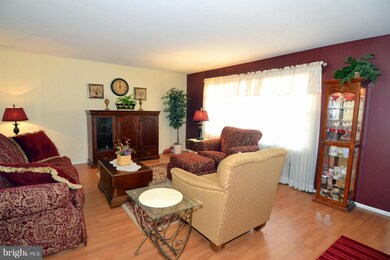 12609 Memory Ln, Bowie, MD 20715 - photo 3