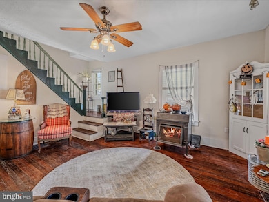 9872 Winchester Ave, Bunker Hill, WV 25413 - photo 4