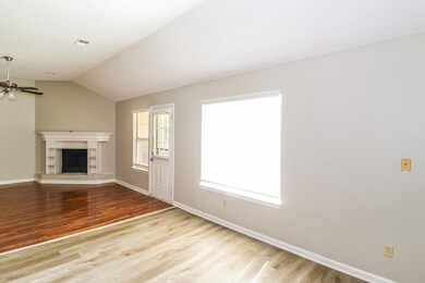 4515 Kings Grant Dr, Memphis, TN 38125 - photo 5