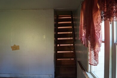 469 W 24th St N, Newton, IA 50208 - photo 5