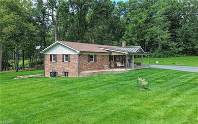 834 Pine Swamp Rd, Sparta, NC 28675 - photo 3