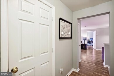 18801 Sparkling Water Dr unit 8/203, Germantown, MD 20874 - photo 3