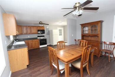 1512 Champaign Ave, Mattoon, IL 61938 - photo 3