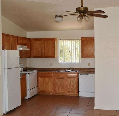 4yr old Cabinets in all Units