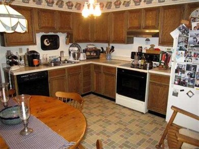 12 Walnut St unit 12, Turners Falls, MA 01376 - photo 3