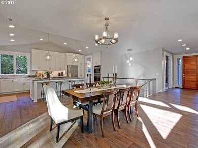 18048 Eastridge Ln, Lake Oswego, OR 97034 - photo 2