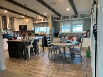 118 Brook Ct, Springtown, TX 76082 - photo 5