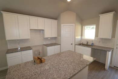 1210 Filly Creek Dr, Alvin, TX 77511 - photo 6