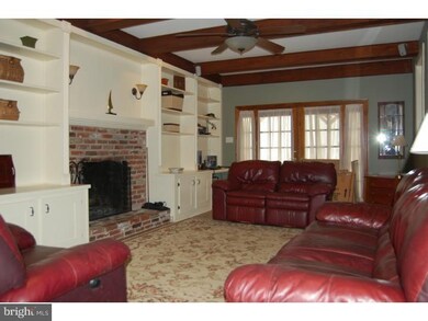 702 Cornwallis Dr, Mount Laurel, NJ 08054 - photo 4