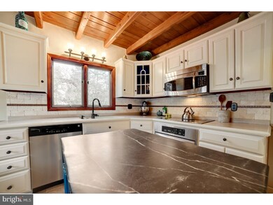 310 W Neversink Rd, Reading, PA 19606 - photo 7