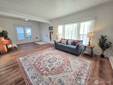 321 12th St, Raymond, WA 98577 - photo 4