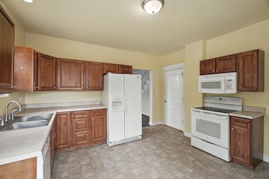 217 S Broadway St, Tekoa, WA 99033 - photo 2