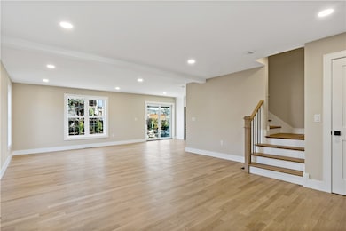 70 Magnolia St, Bristol, RI 02809 - photo 7