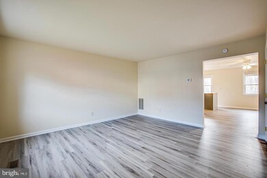 410 Olde Greenwich Cir, Fredericksburg, VA 22408 - photo 4