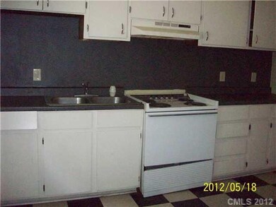 330 Brevard St, Statesville, NC 28677 - photo 6