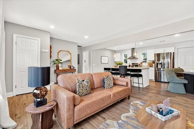 712 Longfellow Rd, Charleston, SC 29407 - photo 3