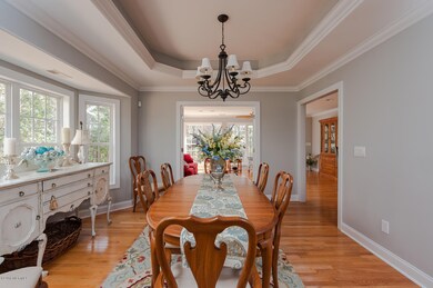 Formal dining with trey ceiling