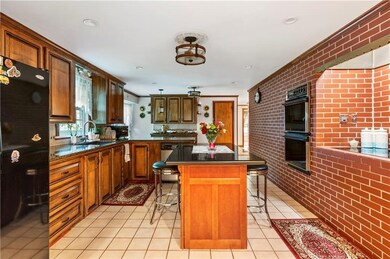 960 Pippin Orchard Rd, Cranston, RI 02921 - photo 5