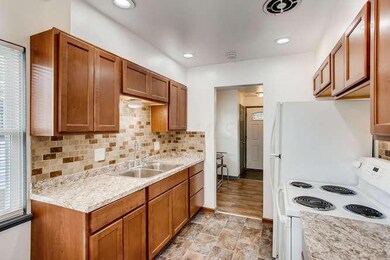 638 Georgian Dr, Columbus, OH 43228 - photo 2