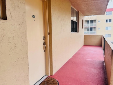 Polynesian Gardens Condominiums unit 301, Plantation, FL 33317 - photo 2