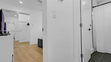 32 SW 9th St unit 3, Hallandale Beach, FL 33009 - photo 6