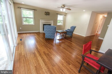 13157 Madonna Ln, Fairfax, VA 22033 - photo 6