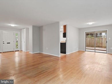 8504 Canterbury Dr, Annandale, VA 22003 - photo 7