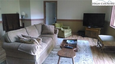 808A Glens Blvd, Banner Elk, NC 28604 - photo 6