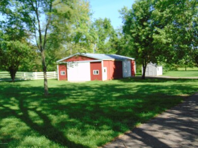 7901 E Manslick Rd, Louisville, KY 40228 - photo 5