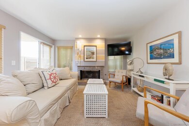 8132 Camino Del Sol unit D, La Jolla, CA 92037 - photo 2