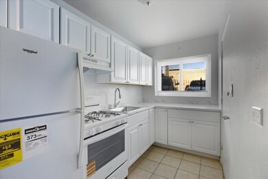 6719 N Hermitage Ave unit 3A, Chicago, IL 60626 - photo 2