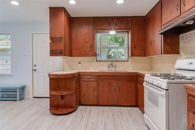 1901 Parker Rd, Houston, TX 77093 - photo 6