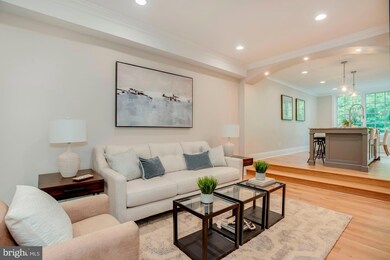 1237 31st St NW, Washington, DC 20007 - photo 5