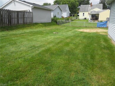 125 Iroquois St, Struthers, OH 44471 - photo 4