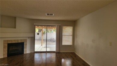 9520 Shallow Brook Cir, Las Vegas, NV 89117 - photo 6