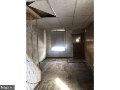 570 S 18 1/2 St, Reading, PA 19606 - photo 2